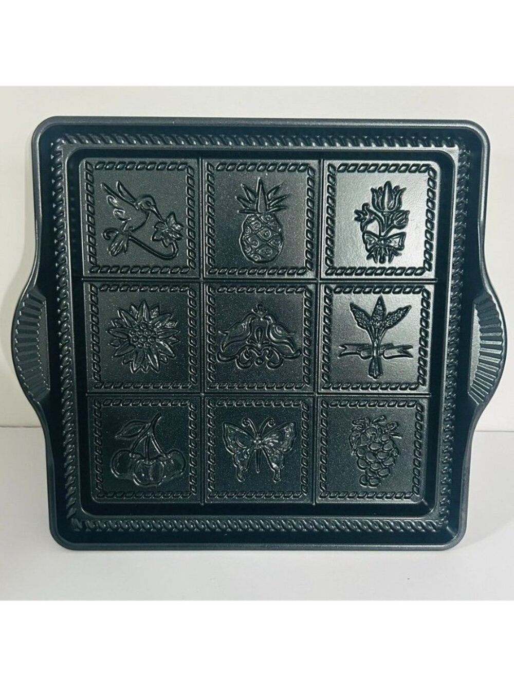 Nordic Ware Cast Aluminum Square Shortbread Scone Pan Tin Non-Stick Black 9"